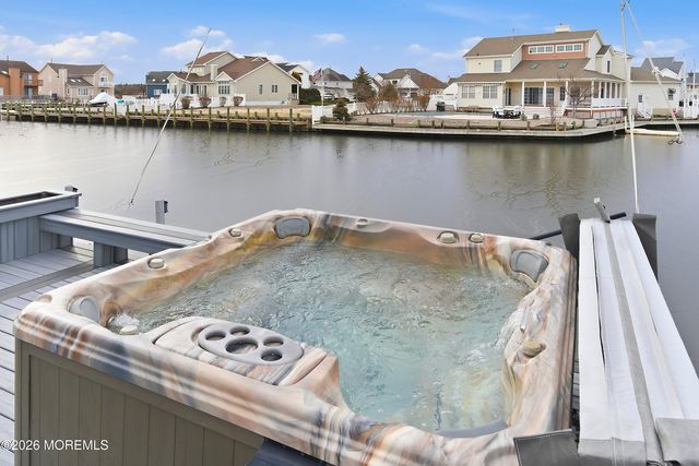 22 Toppinglift Drive, Bayville, NJ 08721