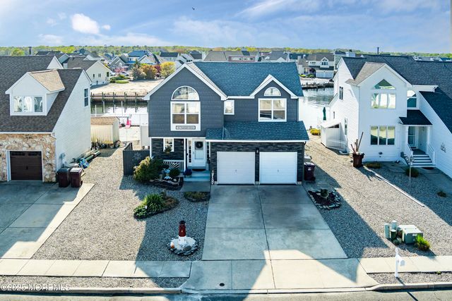 22 Toppinglift Drive, Bayville, NJ 08721