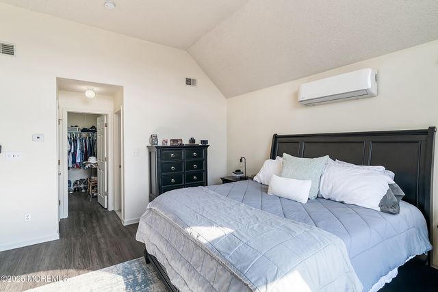 22 Toppinglift Drive, Bayville, NJ 08721