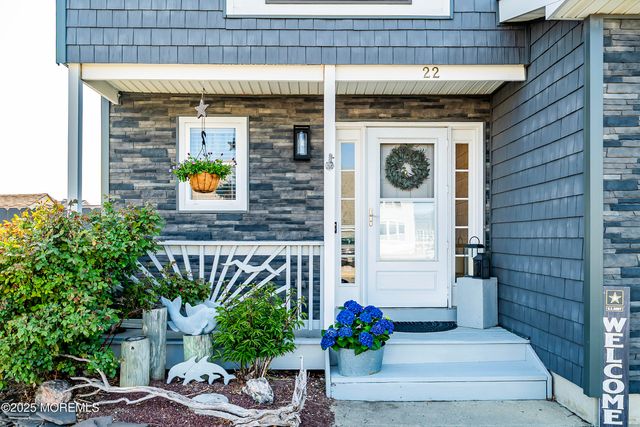 22 Toppinglift Drive, Bayville, NJ 08721