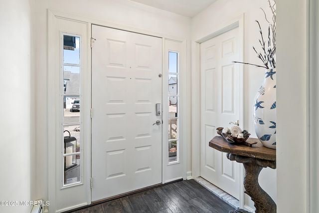 22 Toppinglift Drive, Bayville, NJ 08721