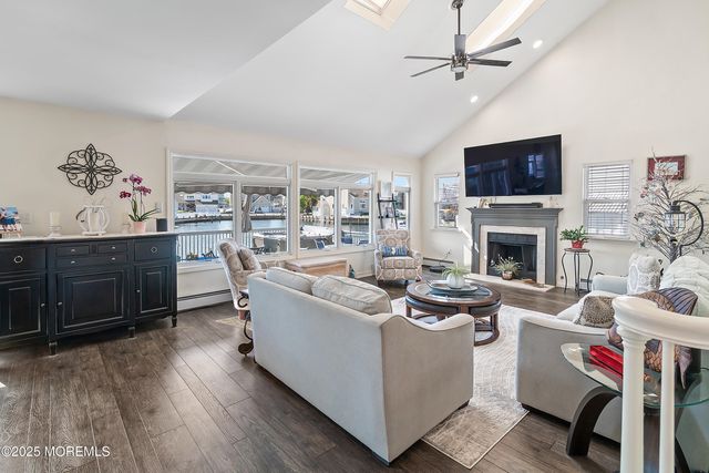 22 Toppinglift Drive, Bayville, NJ 08721