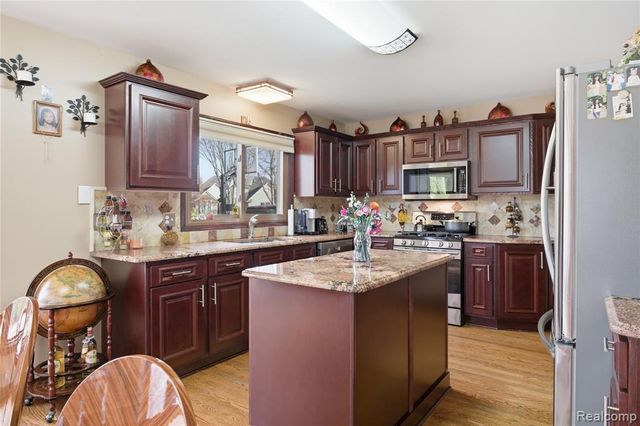 3799 Tymber Ridge Court, Sterling Heights, MI 48314
