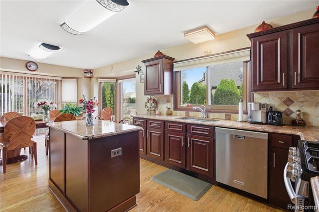3799 Tymber Ridge Court, Sterling Heights, MI 48314
