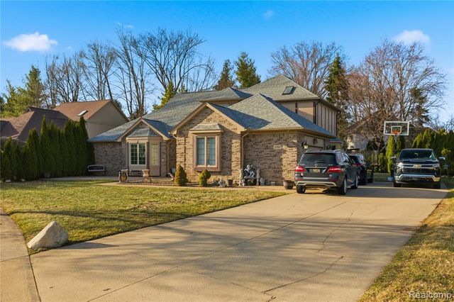 3799 Tymber Ridge Court, Sterling Heights, MI 48314
