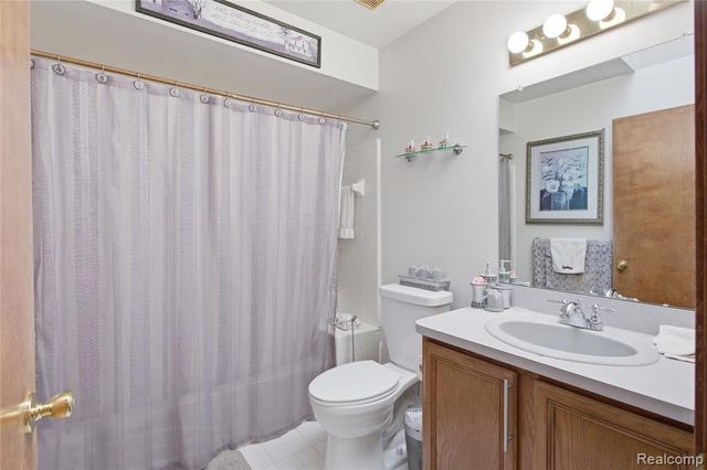 3799 Tymber Ridge Court, Sterling Heights, MI 48314