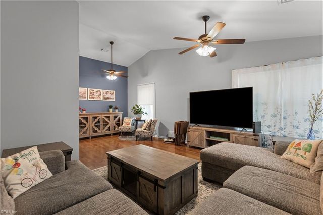 815 Bowling Green TRL, Chesapeake, VA 23320