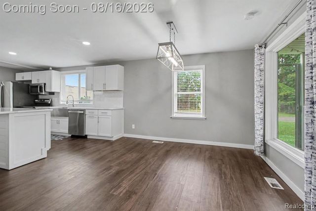 4512 Treadwell Street, Wayne, MI 48184