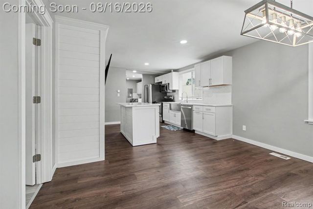 4512 Treadwell Street, Wayne, MI 48184