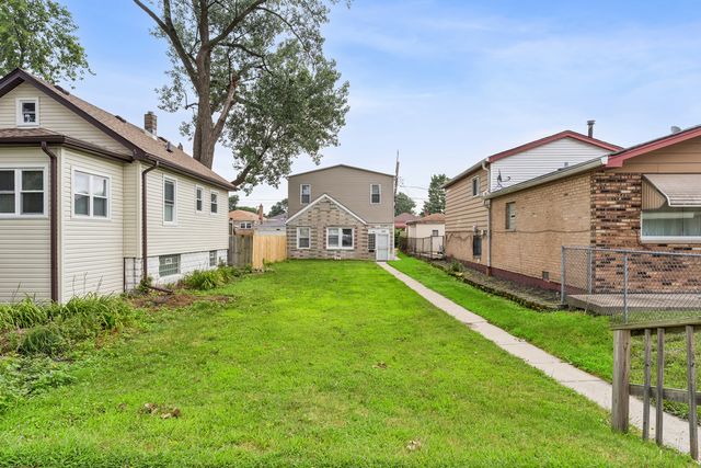 8725 S CONSTANCE Avenue, Chicago, IL 60617