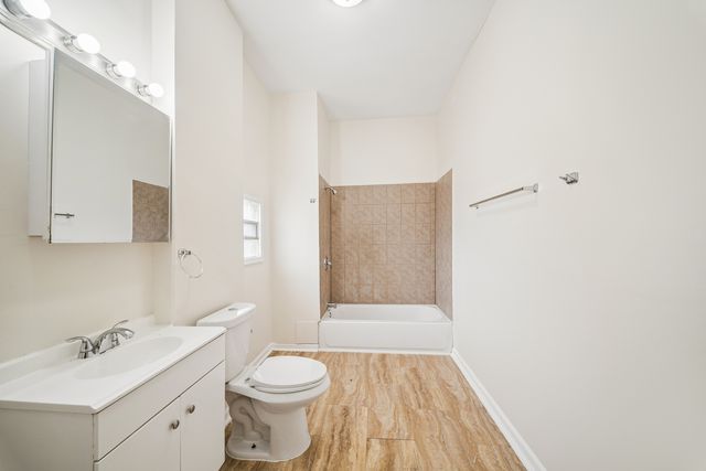8725 S CONSTANCE Avenue, Chicago, IL 60617