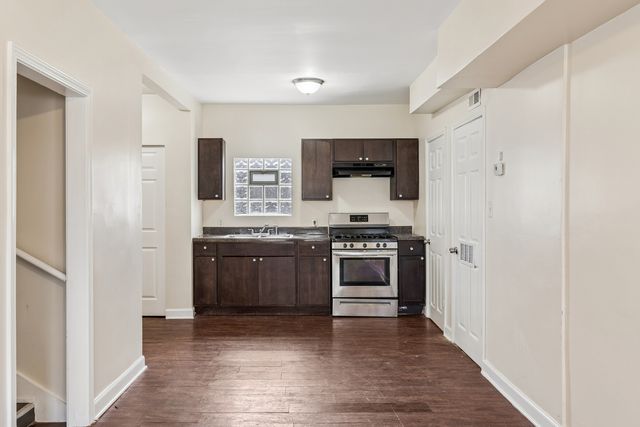 8725 S CONSTANCE Avenue, Chicago, IL 60617