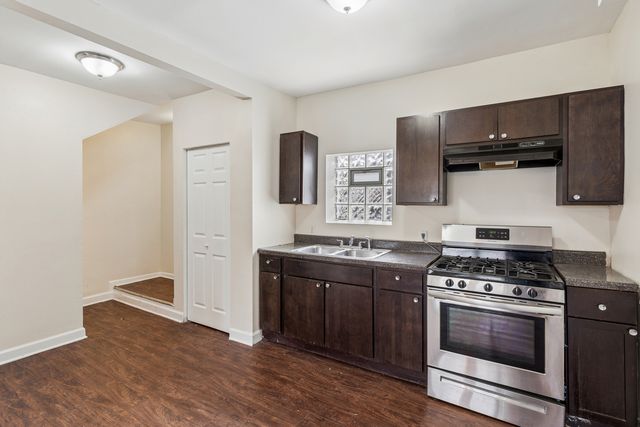 8725 S CONSTANCE Avenue, Chicago, IL 60617