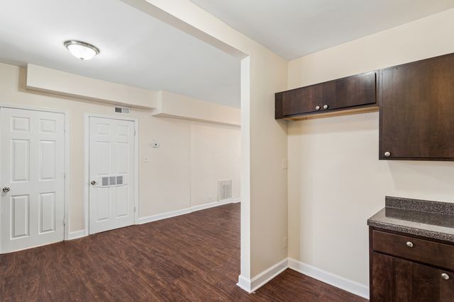 8725 S CONSTANCE Avenue, Chicago, IL 60617