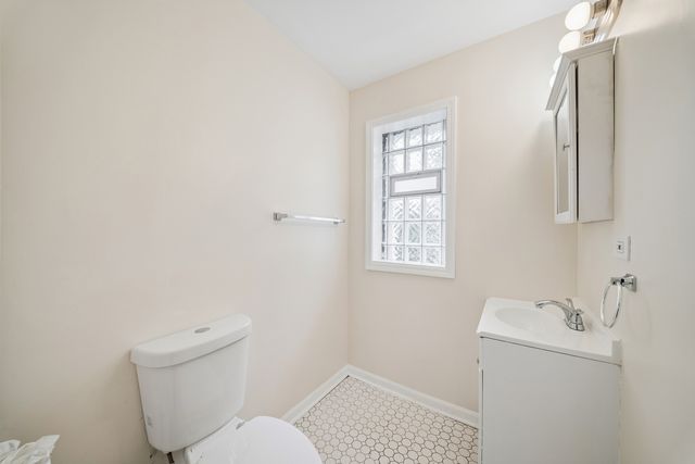 8725 S CONSTANCE Avenue, Chicago, IL 60617