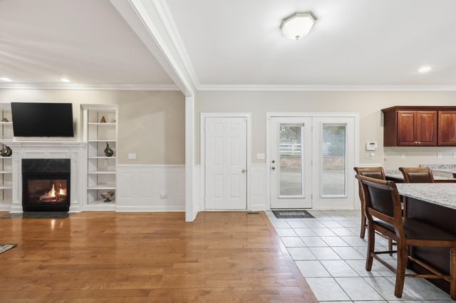 1369 Saddle Club Way, Lexington, KY 40504