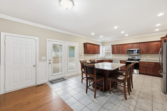 1369 Saddle Club Way, Lexington, KY 40504