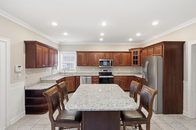 1369 Saddle Club Way, Lexington, KY 40504