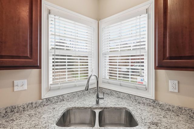 1369 Saddle Club Way, Lexington, KY 40504