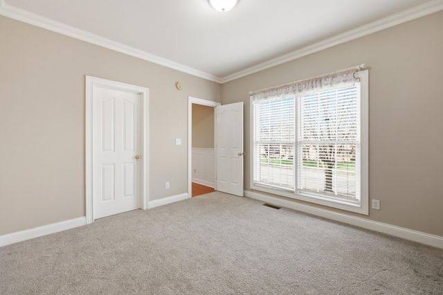 1369 Saddle Club Way, Lexington, KY 40504