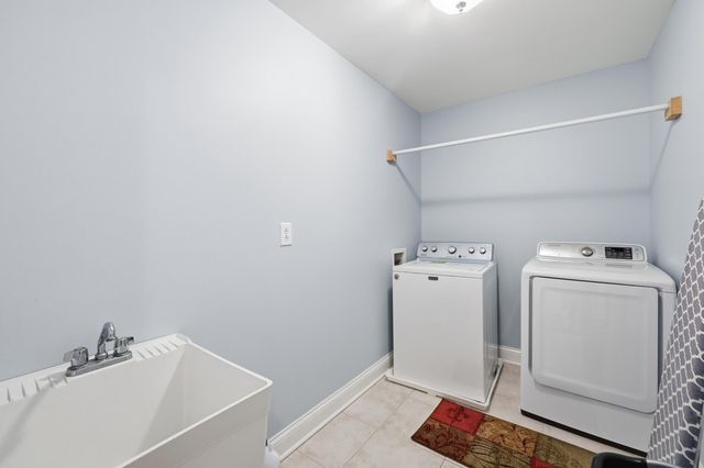 1369 Saddle Club Way, Lexington, KY 40504