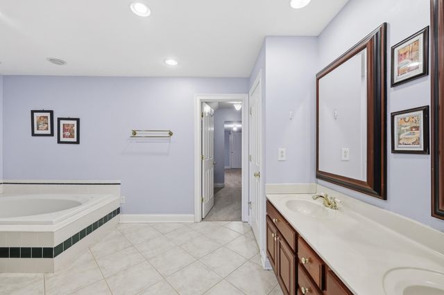 1369 Saddle Club Way, Lexington, KY 40504