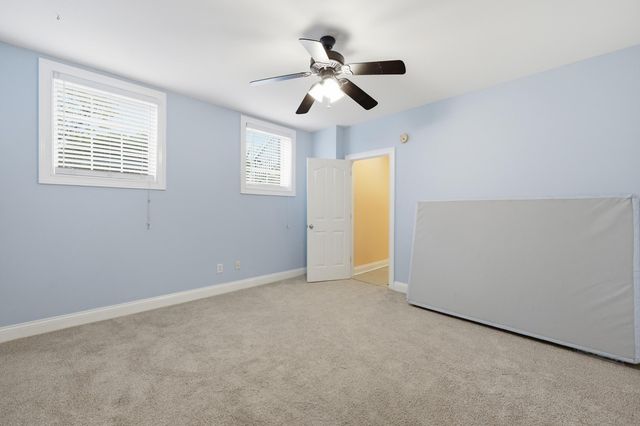 1369 Saddle Club Way, Lexington, KY 40504