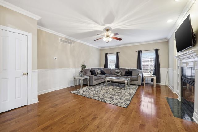 1369 Saddle Club Way, Lexington, KY 40504