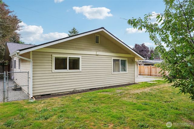 1711 7th Avenue SE, Puyallup, WA 98372