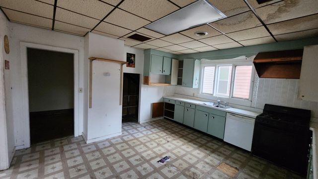 605 N Van Buren Street, Bay City, MI 48708