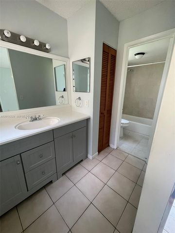 8820 SW 123rd Ct L-203, Miami, FL 33186