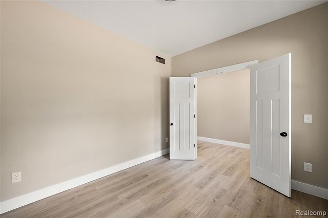 9355 Andersonville Road, Clarkston, MI 48346
