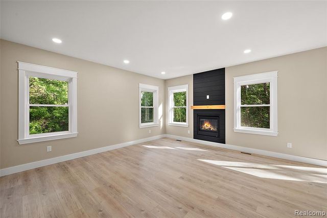 9355 Andersonville Road, Clarkston, MI 48346