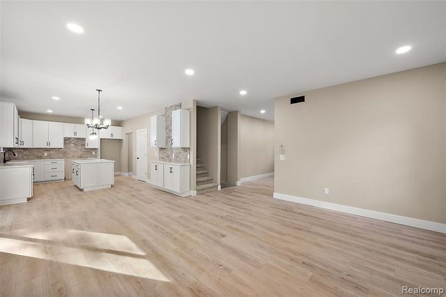 9355 Andersonville Road, Clarkston, MI 48346