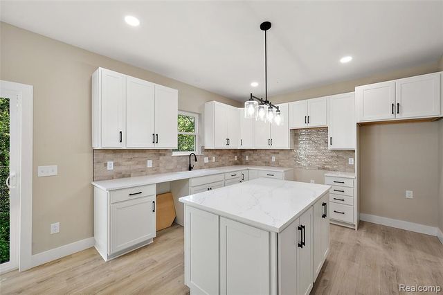 9355 Andersonville Road, Clarkston, MI 48346