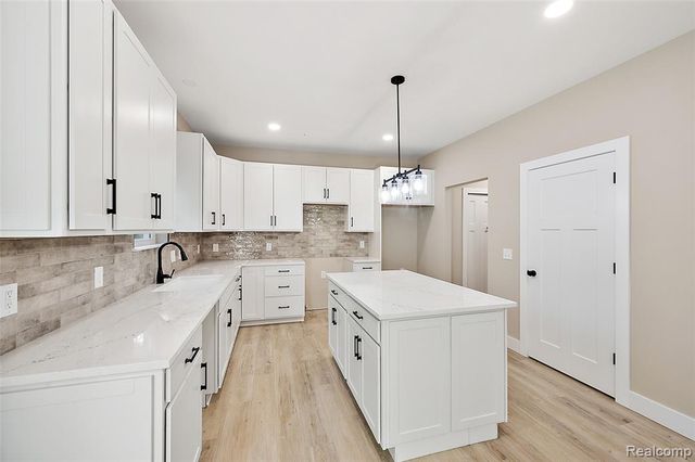 9355 Andersonville Road, Clarkston, MI 48346