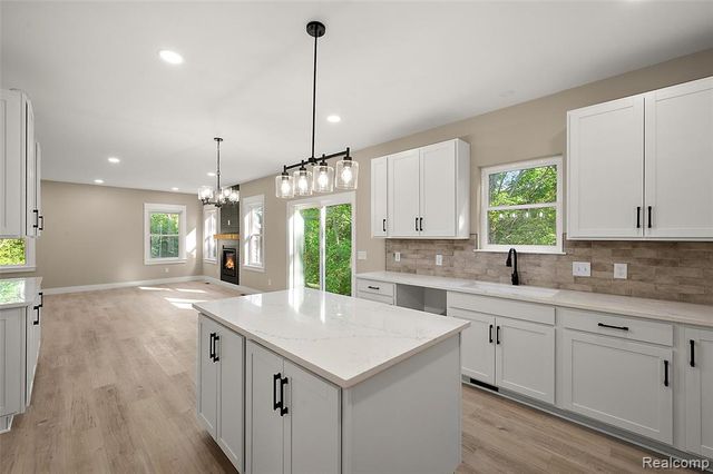 9355 Andersonville Road, Clarkston, MI 48346