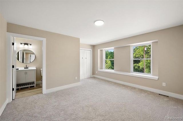 9355 Andersonville Road, Clarkston, MI 48346