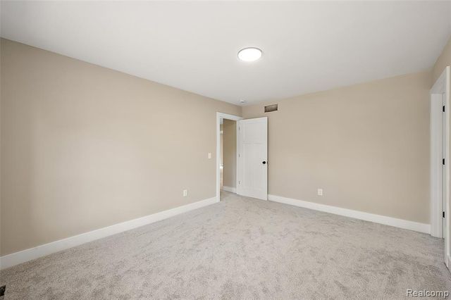 9355 Andersonville Road, Clarkston, MI 48346