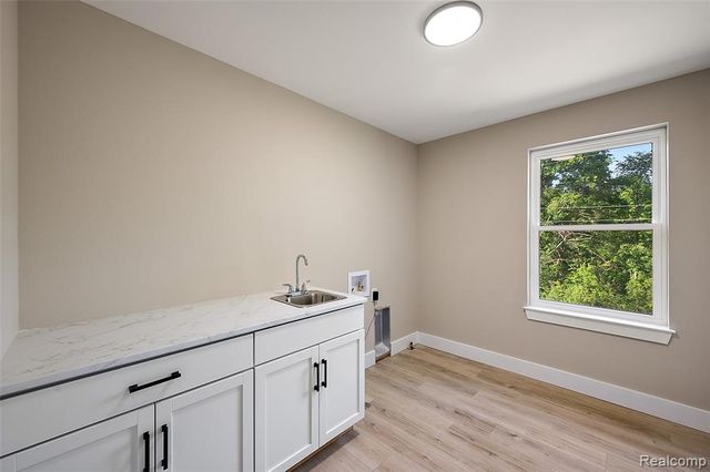 9355 Andersonville Road, Clarkston, MI 48346