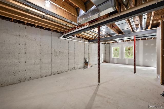 9355 Andersonville Road, Clarkston, MI 48346