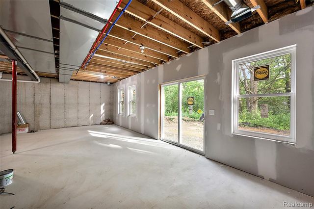 9355 Andersonville Road, Clarkston, MI 48346