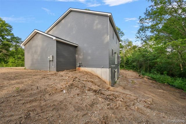 9355 Andersonville Road, Clarkston, MI 48346