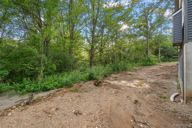 9355 Andersonville Road, Clarkston, MI 48346