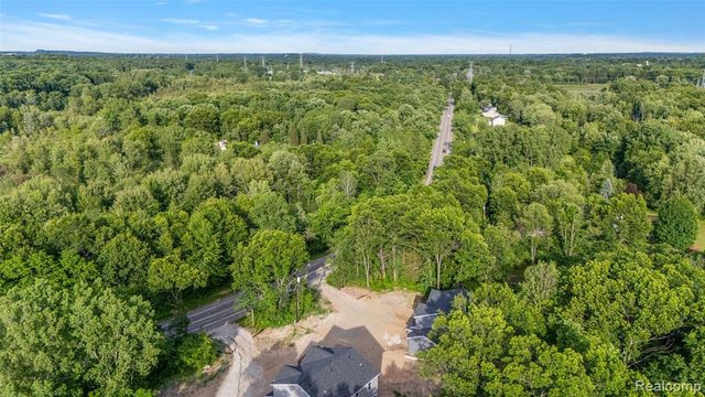9355 Andersonville Road, Clarkston, MI 48346
