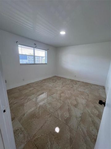 8060 N COLONY Circle N 208, Tamarac, FL 33321