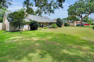 2462 Pine Forest Dr, Pensacola, FL 32526