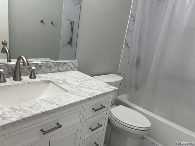 3591 Port Cove Drive 55, Waterford, MI 48328