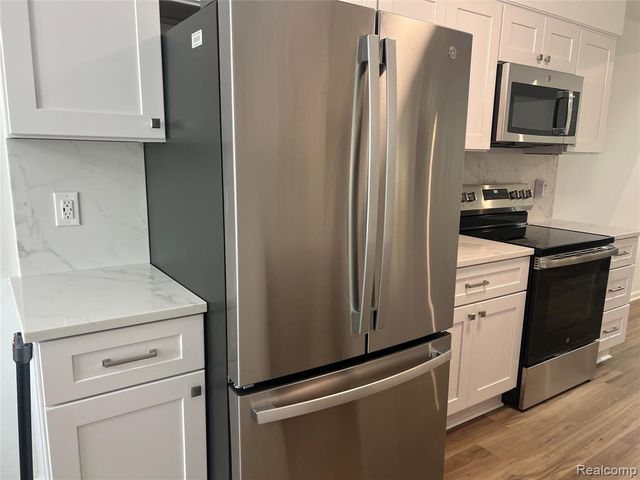 3591 Port Cove Drive 55, Waterford, MI 48328