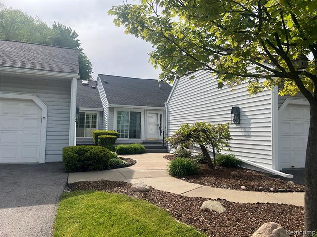 3591 Port Cove Drive 55, Waterford, MI 48328